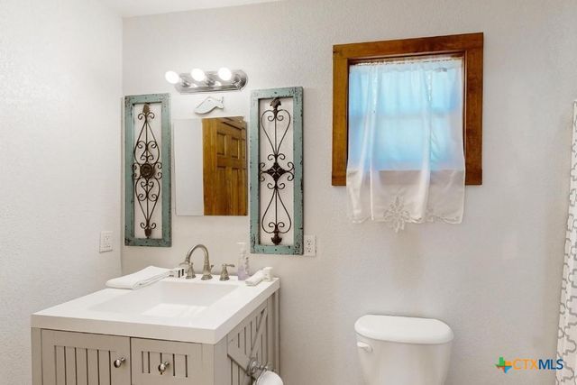 961 Buttercup Lane, Wimberley, TX 78676