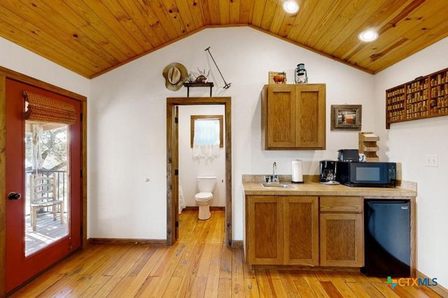 961 Buttercup Lane, Wimberley, TX 78676