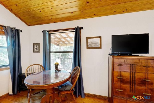 961 Buttercup Lane, Wimberley, TX 78676