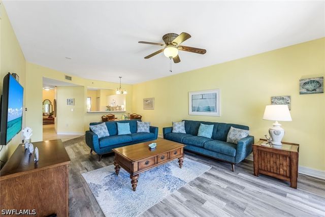 7822 Great Heron WAY 206, Naples, FL 34104