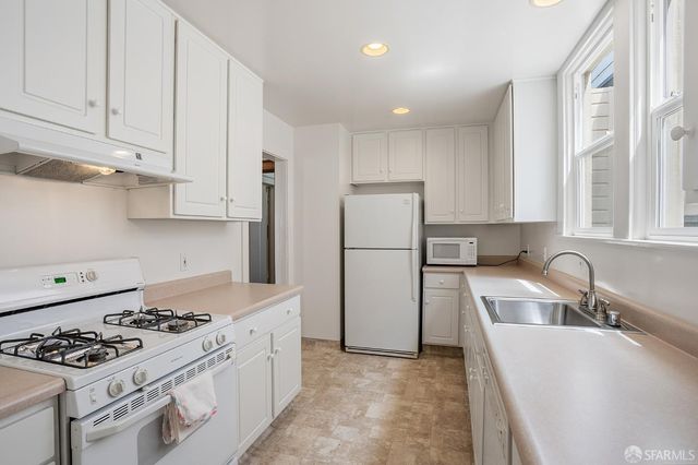 1874 18th Avenue, San Francisco, CA 94122