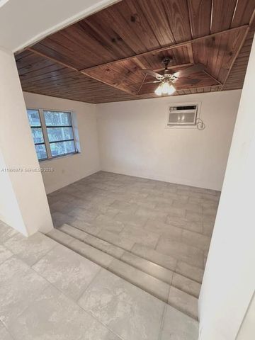 6339 SW 32nd St, Miami, FL 33155