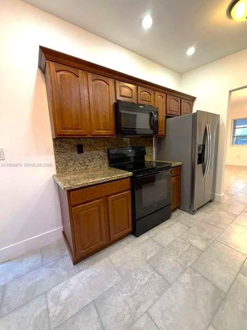 6339 SW 32nd St, Miami, FL 33155