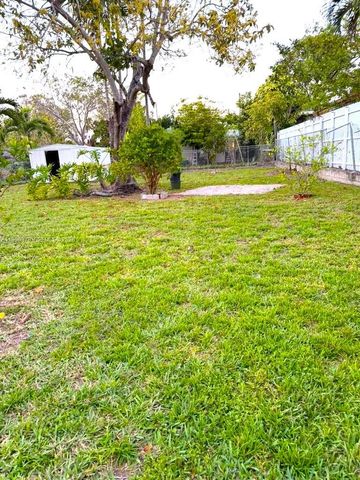 6339 SW 32nd St, Miami, FL 33155