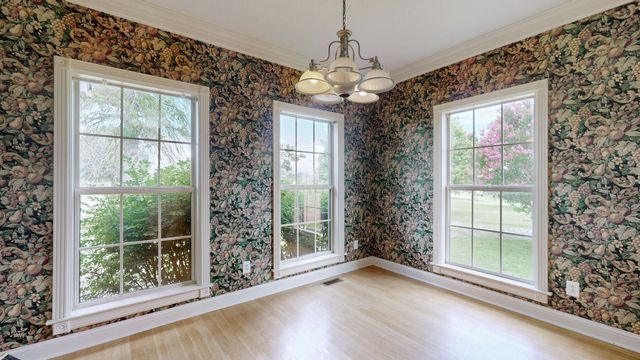 623 Shun Pike, Cottontown, TN 37048