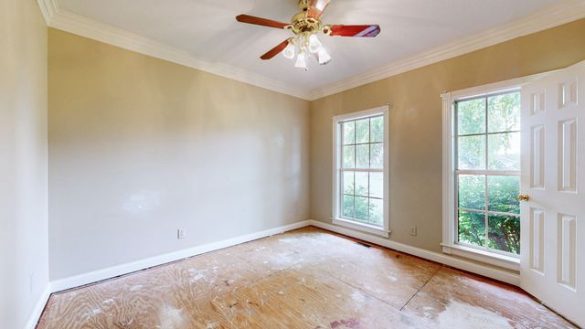 623 Shun Pike, Cottontown, TN 37048