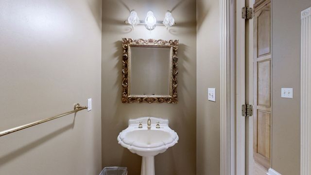 623 Shun Pike, Cottontown, TN 37048