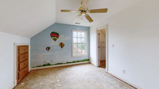 623 Shun Pike, Cottontown, TN 37048