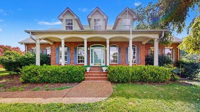 623 Shun Pike, Cottontown, TN 37048