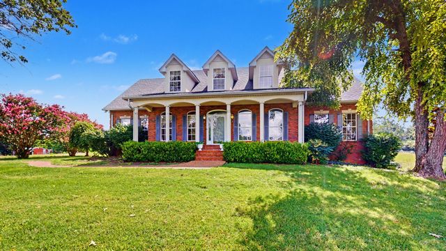 623 Shun Pike, Cottontown, TN 37048