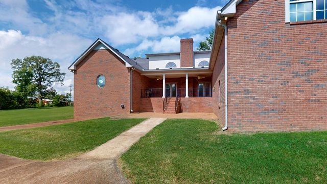 623 Shun Pike, Cottontown, TN 37048