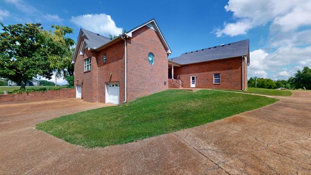 623 Shun Pike, Cottontown, TN 37048