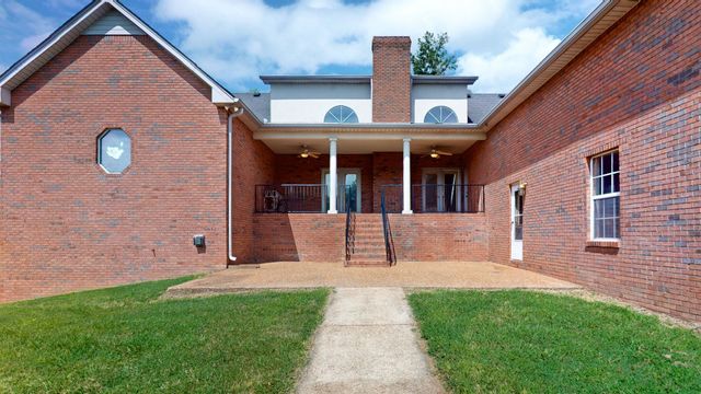 623 Shun Pike, Cottontown, TN 37048
