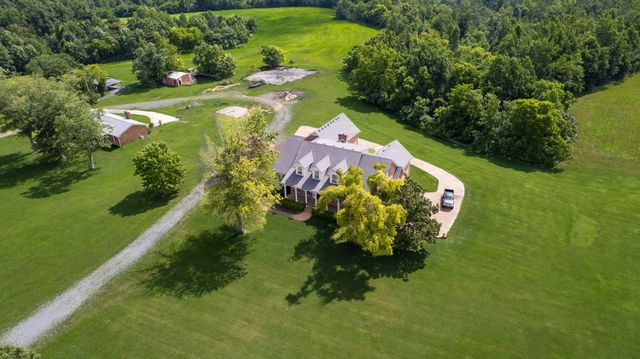 623 Shun Pike, Cottontown, TN 37048