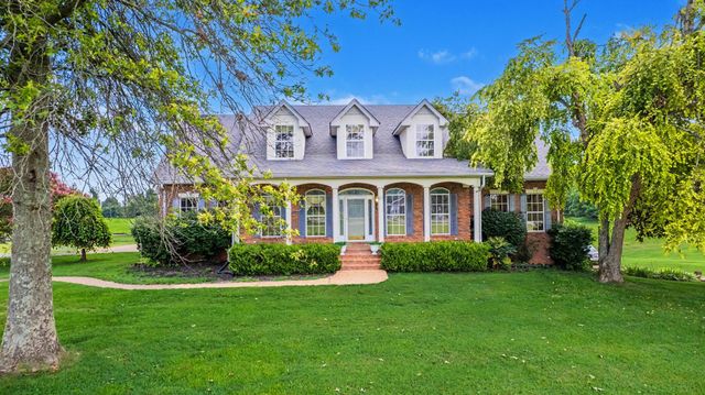 623 Shun Pike, Cottontown, TN 37048