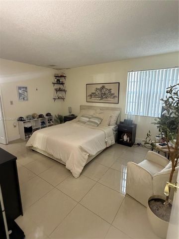 9705 Fontainebleau Blvd B108, Miami, FL 33172