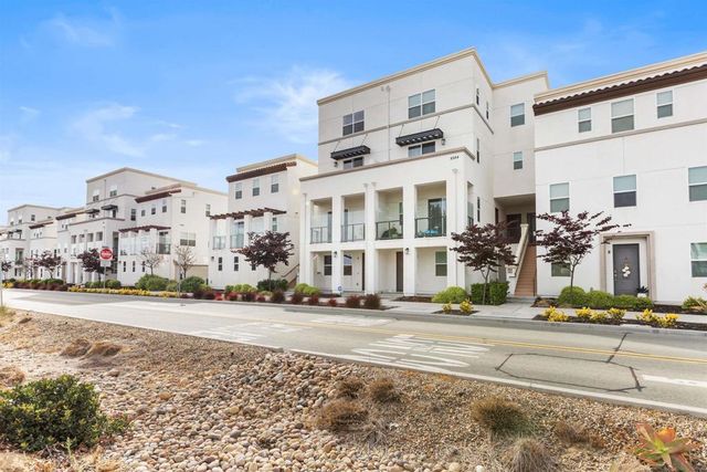 2054 Luzon 4, Chula Vista, CA 91915