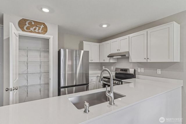 1897 Melody Way, Longview, WA 98632