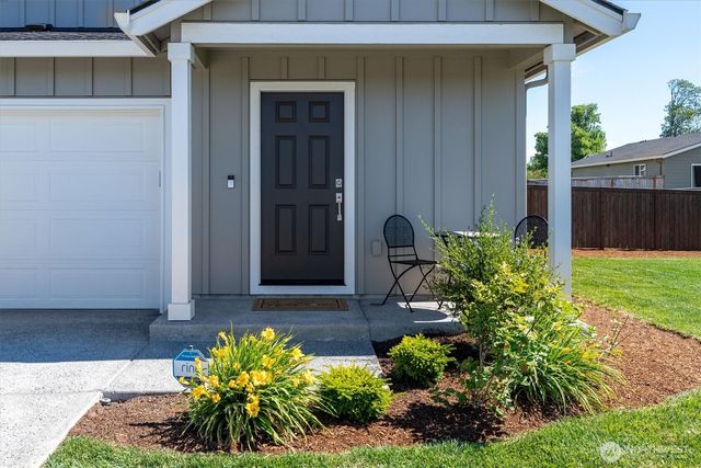 1897 Melody Way, Longview, WA 98632
