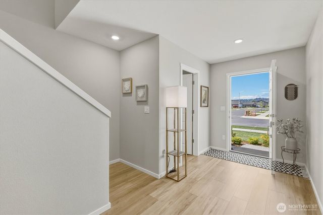 1897 Melody Way, Longview, WA 98632