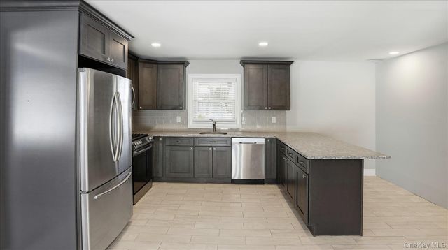 59 Sycamore Circle, Stony Brook, NY 11790