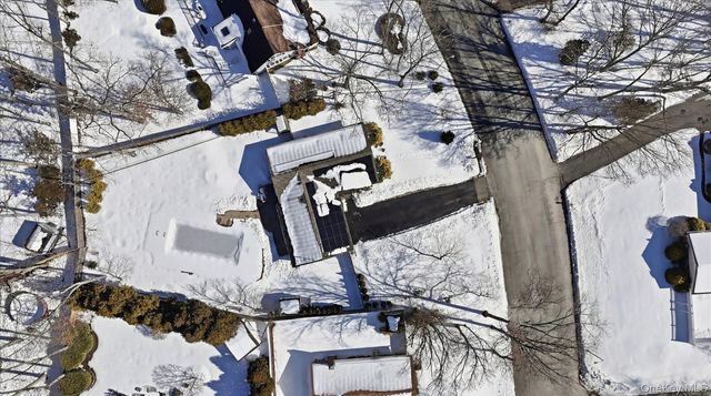 59 Sycamore Circle, Stony Brook, NY 11790