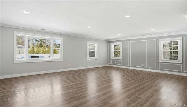 59 Sycamore Circle, Stony Brook, NY 11790