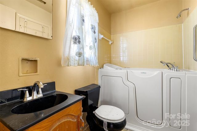 728 Dedmon Drive, Charlotte, NC 28216