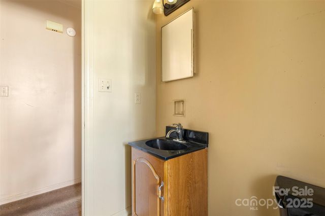 728 Dedmon Drive, Charlotte, NC 28216