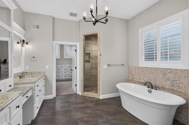 5008 W 141st Terrace, Leawood, KS 66224