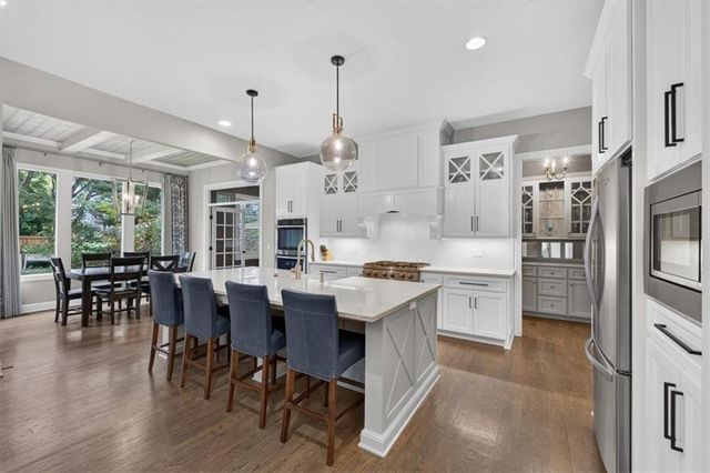 5008 W 141st Terrace, Leawood, KS 66224