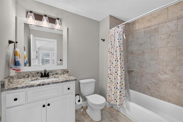 5008 W 141st Terrace, Leawood, KS 66224