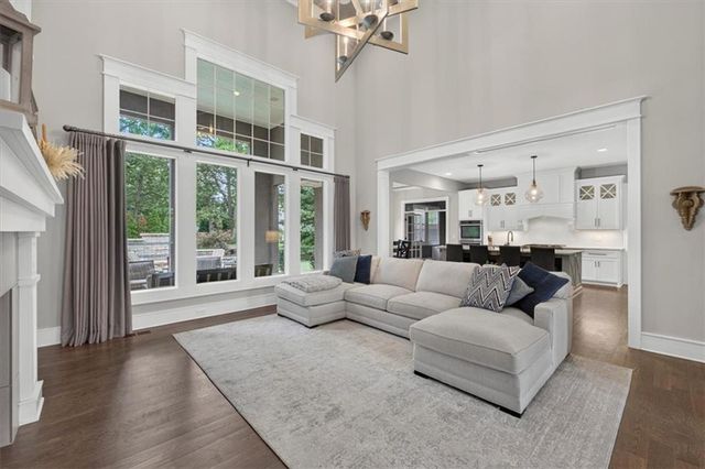 5008 W 141st Terrace, Leawood, KS 66224