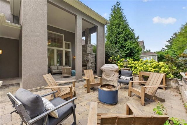 5008 W 141st Terrace, Leawood, KS 66224