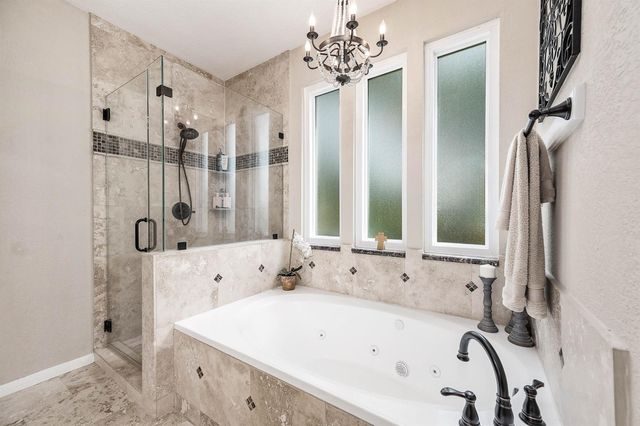 907 Middlecreek Street, Friendswood, TX 77546