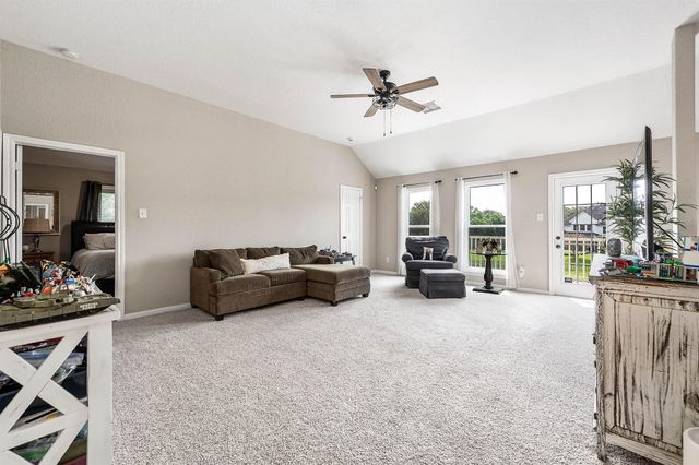 907 Middlecreek Street, Friendswood, TX 77546