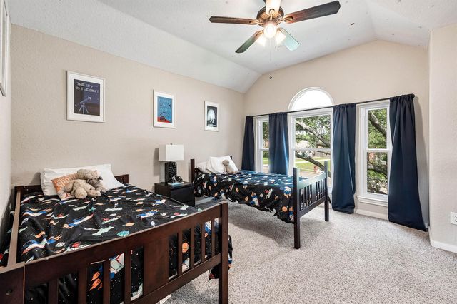 907 Middlecreek Street, Friendswood, TX 77546