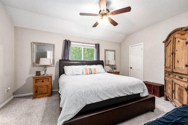 907 Middlecreek Street, Friendswood, TX 77546