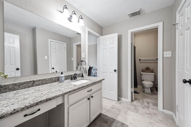 907 Middlecreek Street, Friendswood, TX 77546