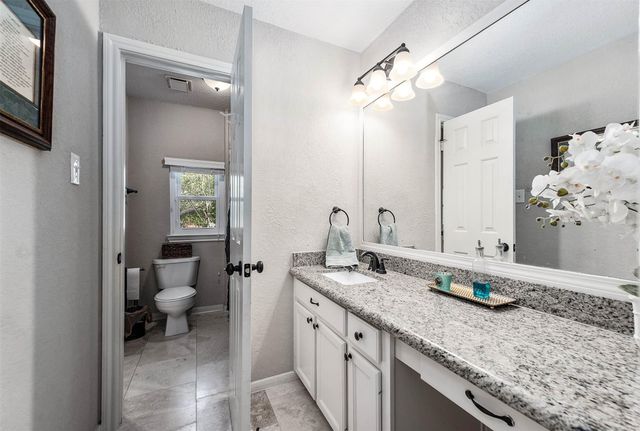 907 Middlecreek Street, Friendswood, TX 77546