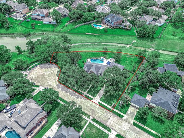 907 Middlecreek Street, Friendswood, TX 77546