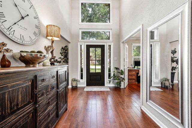 907 Middlecreek Street, Friendswood, TX 77546