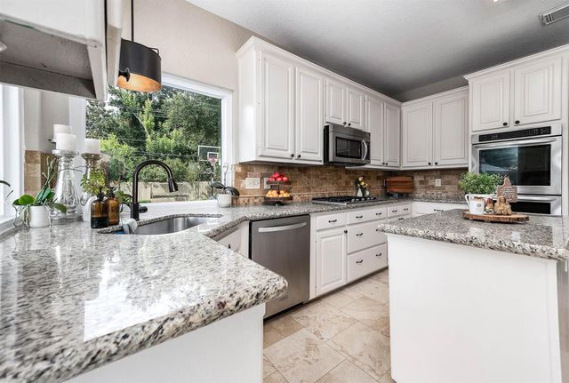 907 Middlecreek Street, Friendswood, TX 77546