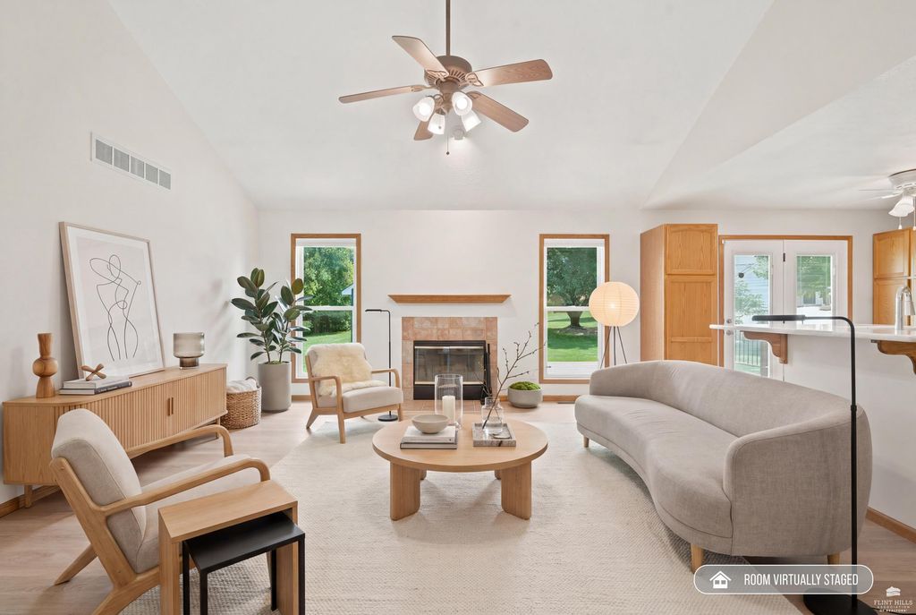 9101 Llara Circle, Manhattan, KS 66502
