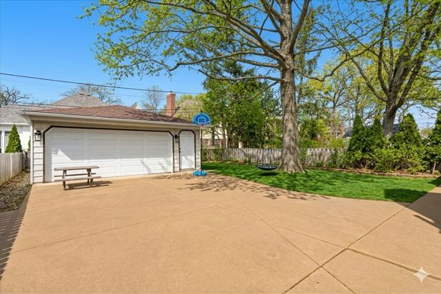 1104 S LINCOLN Avenue, Park Ridge, IL 60068