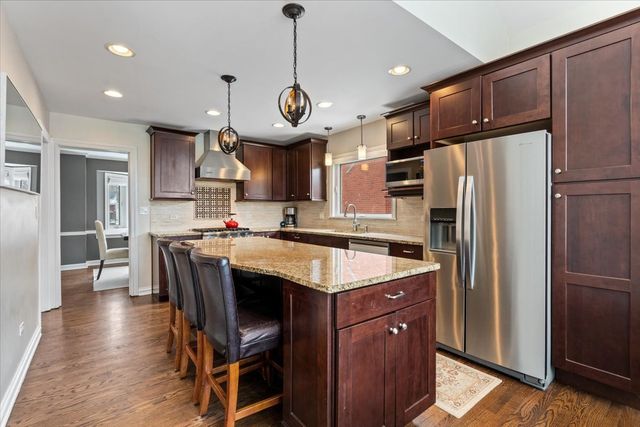 1104 S LINCOLN Avenue, Park Ridge, IL 60068