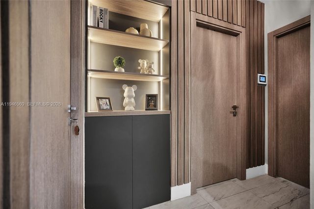 11905 NE 6th Ave, Biscayne Park, FL 33161