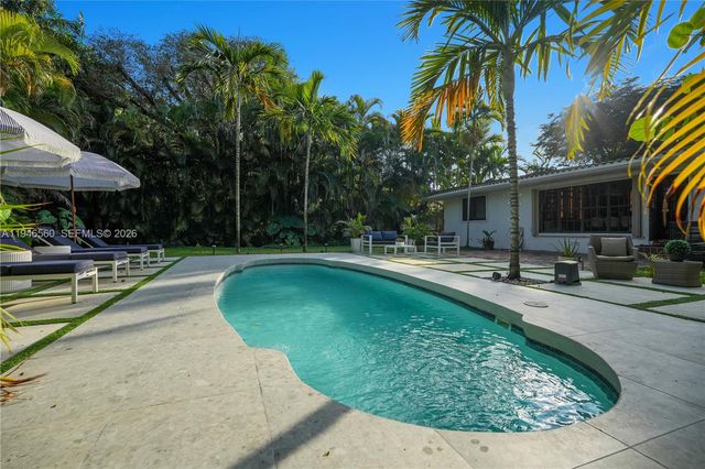 11905 NE 6th Ave, Biscayne Park, FL 33161