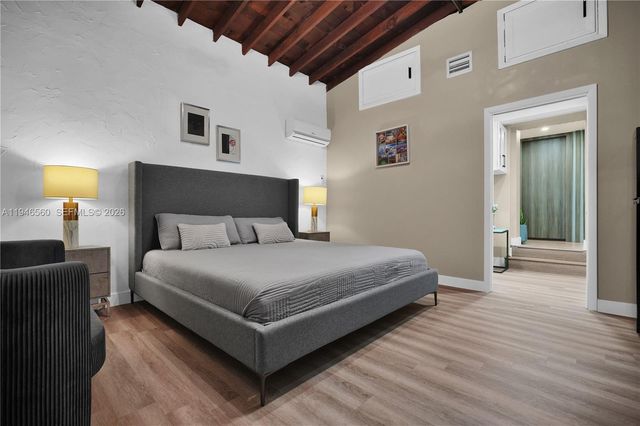 11905 NE 6th Ave, Biscayne Park, FL 33161