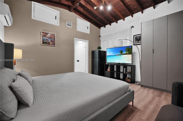 11905 NE 6th Ave, Biscayne Park, FL 33161